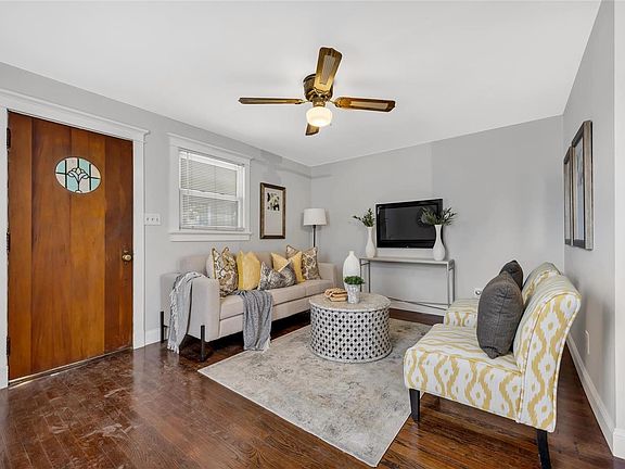5th image of 7619 Weaver Ave