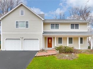 2 Biret Dr, Airmont, NY 10952