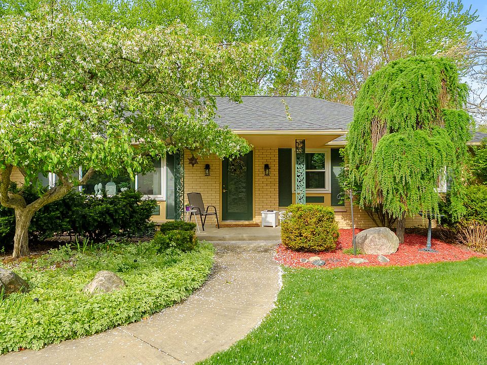 1st image of 7702 Hunters Ridge Dr