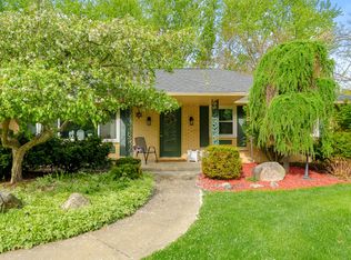 7702 Hunters Ridge Dr, Kalamazoo, MI 49009