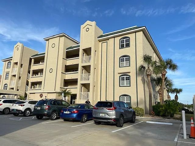 432 Bouchelle Dr #304