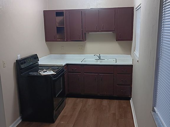 3rd image of 4127 E 3rd St #4129-2