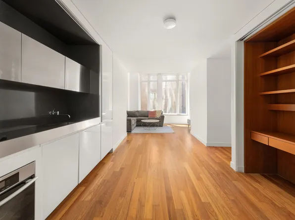 15 William Street 7B image 2 of 8