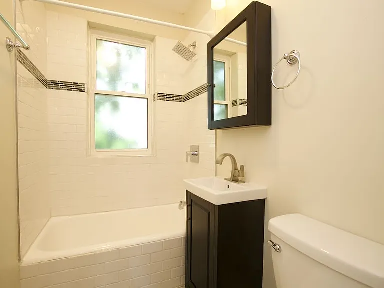 4222 N Clark St #4 — Photo 16