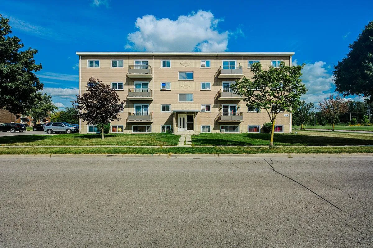 92 Borden Street — Photo 1