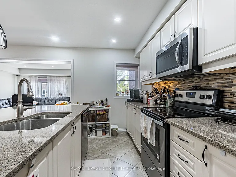 581 Allport Gate — Photo 17