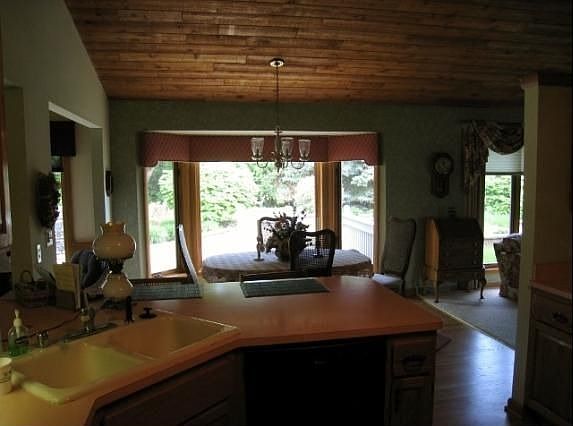 3rd image of 3909 S Woodhill Ct