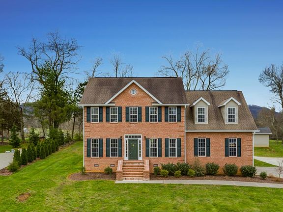 2nd image of 1163 Hidden Valley Dr