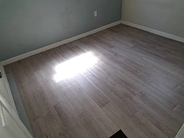 5127 Seneca Ave — Photo 3