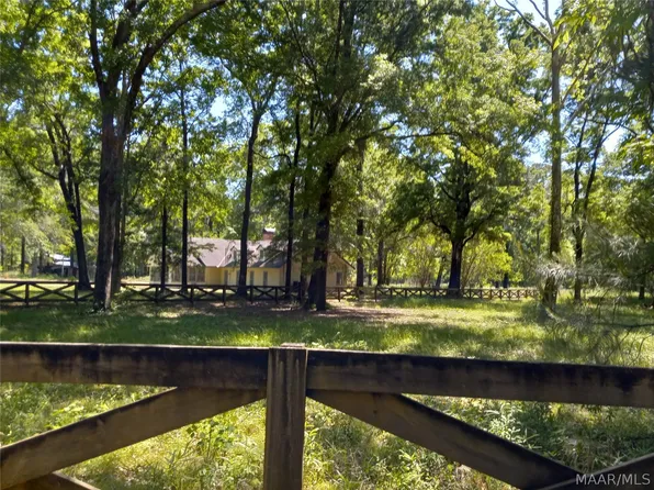 160 Briar Ln, Pike Road, AL 36064