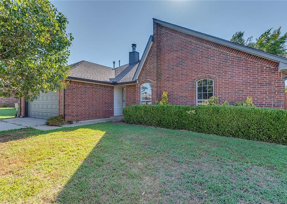 1st image of 712 Azalea Hill Dr