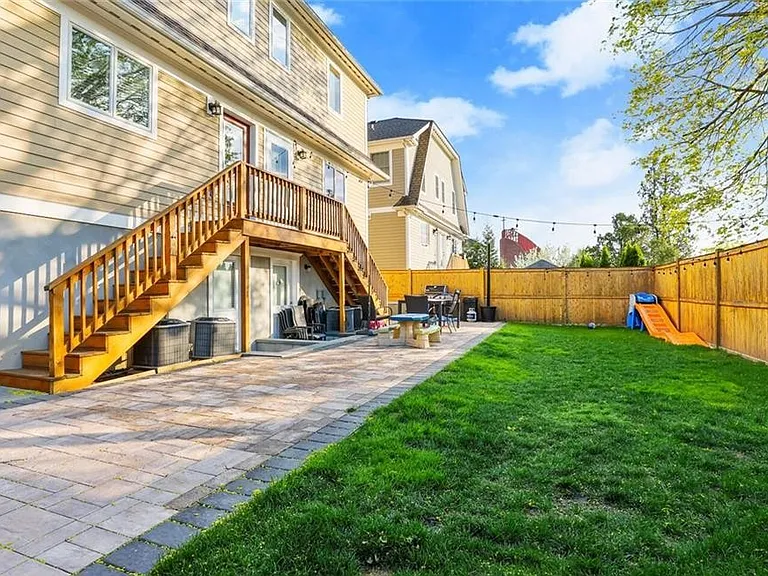 87 Gainsborg Ave — Photo 13