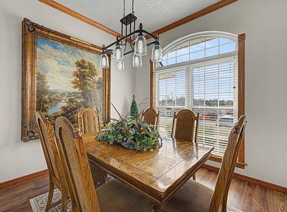 2nd image of 504 Fairway Cir