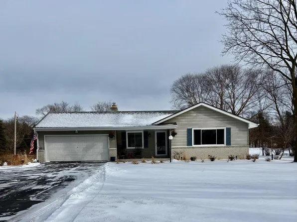 11284 North Lake Shore DRIVE, Mequon, WI 53092