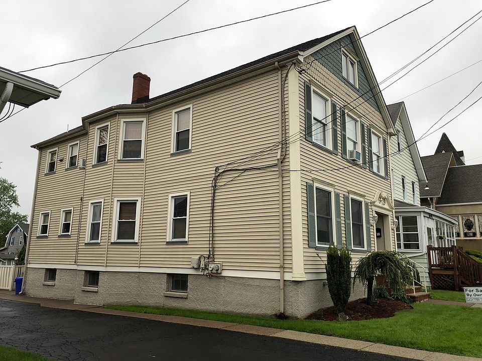 Side view of house. 