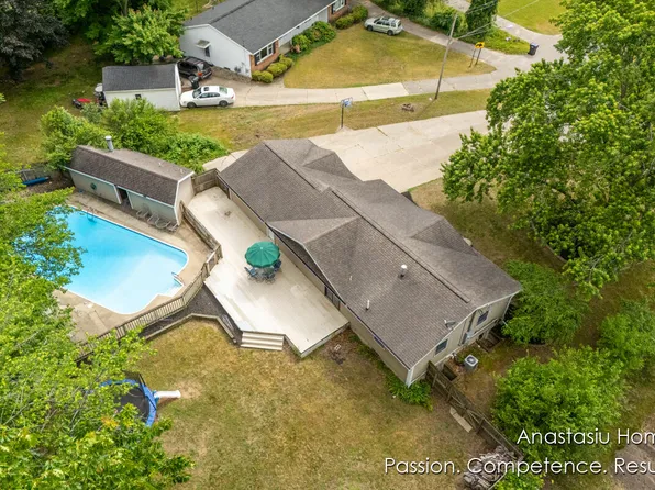 7240 Pete Ave, Jenison, MI 49428