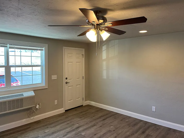 Salem Run Apartments - Phase 1 — Photo 44