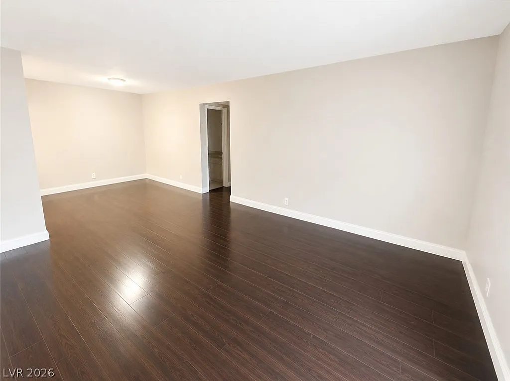 3 bed, 2.0 bath, 1109 sqft, $1,400 — Photo 4