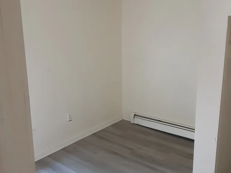26 Lakewood Ave — Photo 6