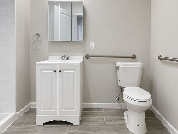 5th image of 133 Pearsall Ave #1