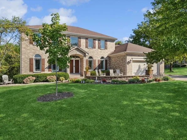 7 Iroquois Ct, Oswego, IL 60543