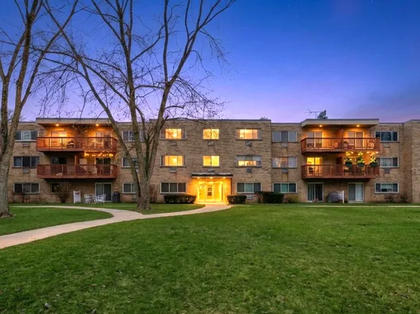 726 Dempster St #206, Mount Prospect, IL 60056