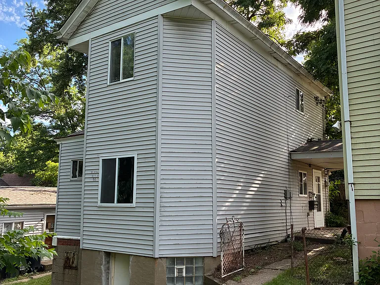 233 Marion St — Photo 4