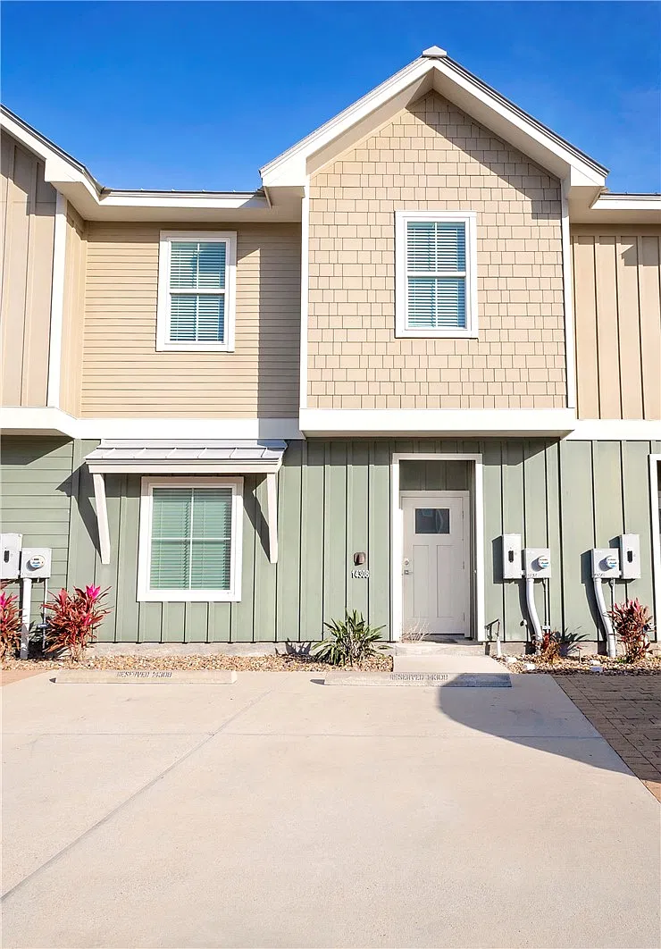 3 bed, 3.0 bath, 1482 sqft, $2,450 — Photo 1