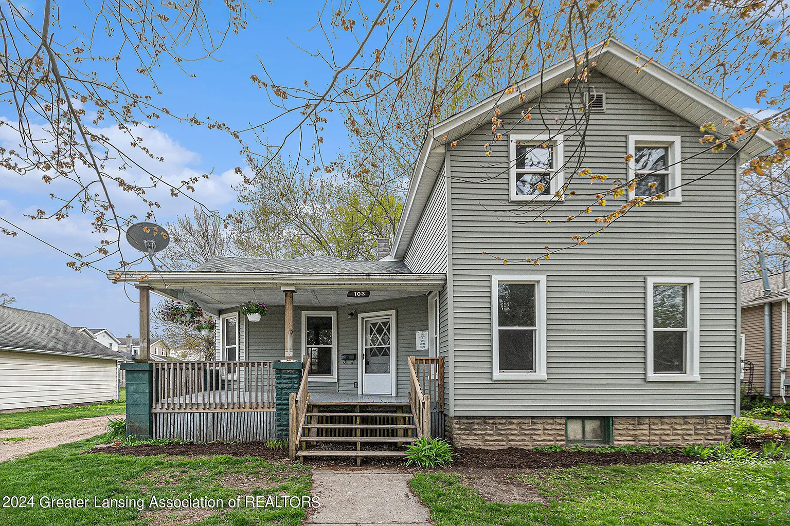 103 W Steel St photo 1