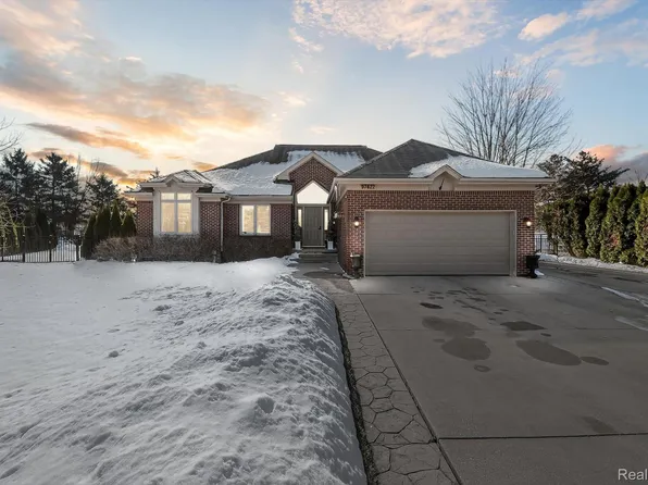 37822 Lilac Ln, Richmond, MI 48062