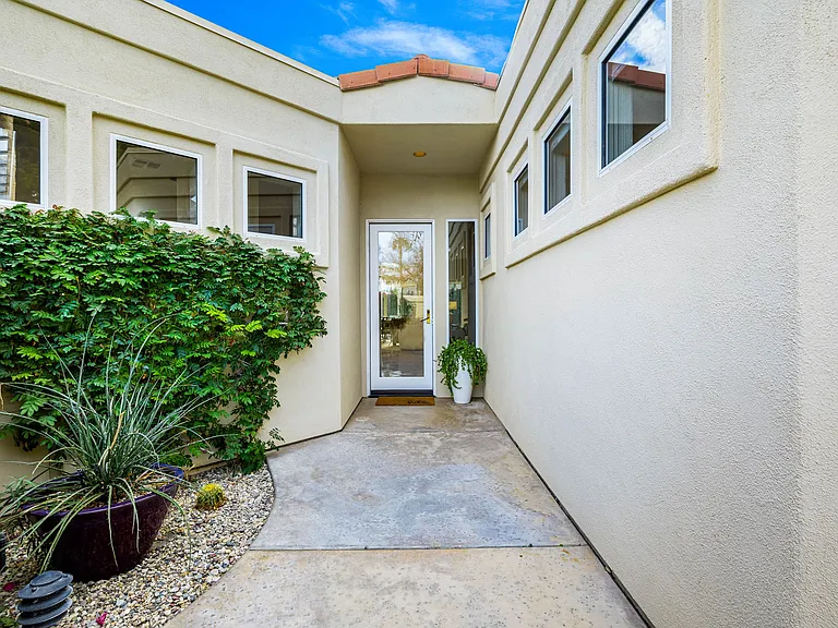 44790 Lakeside Dr — Photo 4