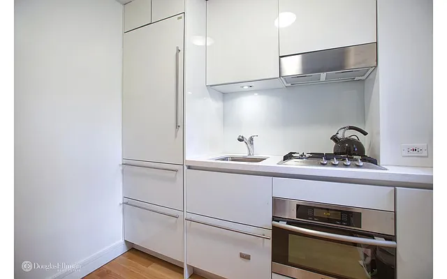 Rented by Douglas Elliman | media 30
