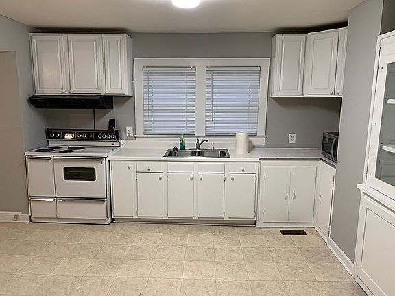 2nd image of 240 Woodview Ln