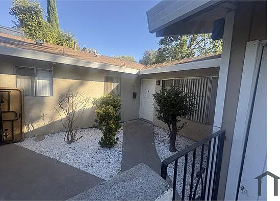 2 bed, 1100 sqft, $2,195 — Photo 1