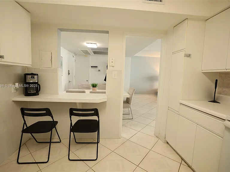 5151 Collins Ave #927 — Photo 13