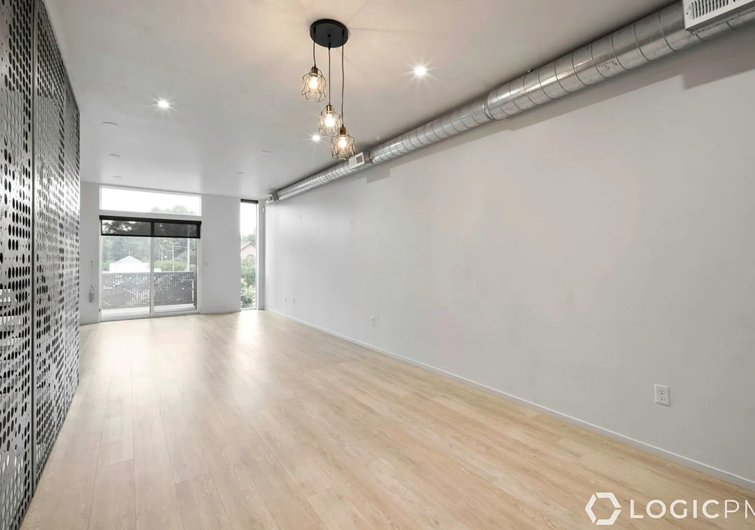 Stunning Townhome In Excellent SLC Location! — Photo 4