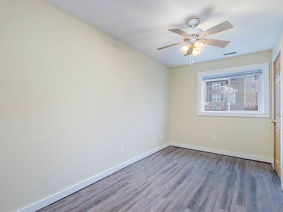 4th image of 1140 Greenwood Ave #A