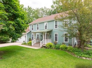 27 Dartmouth Rd, Williams Bay, WI 53191