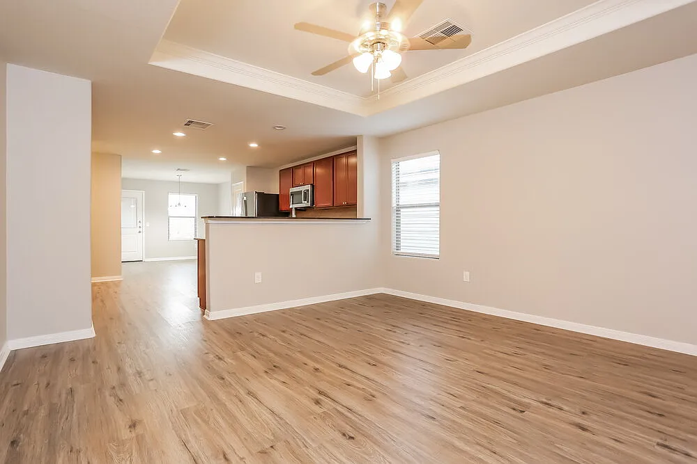 3 bed, 2.0 bath, 1530 sqft, $2,025 — Photo 4