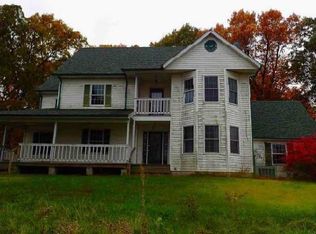 10888 Fox Hunters Rd, Benton, IL 62812