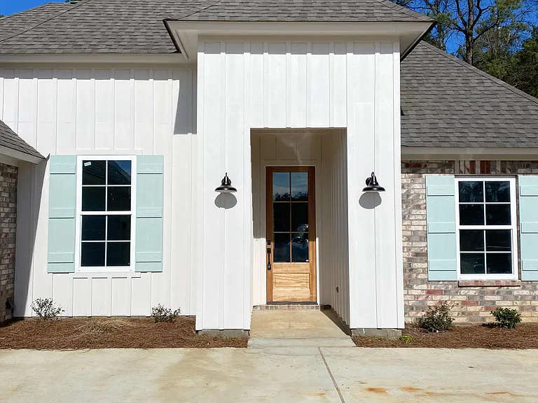 222 Oak Alley Dr — Photo 1