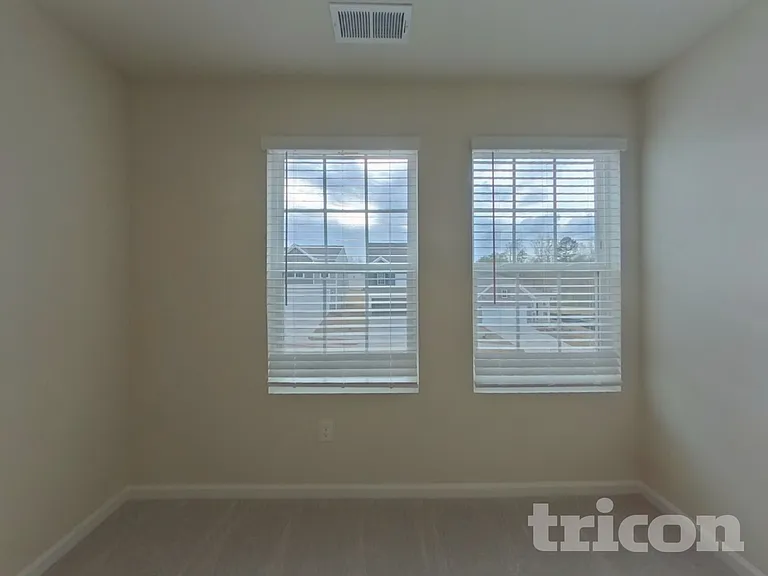 2539 Trollinger Dr — Photo 10
