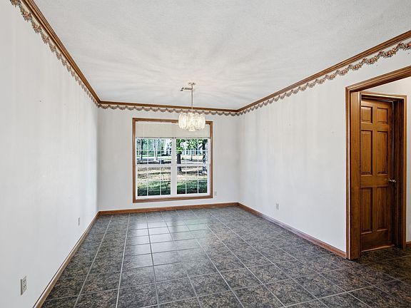 2nd image of 116 Sheppard Rd