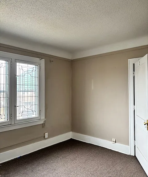 2285 Cortland St — Photo 12