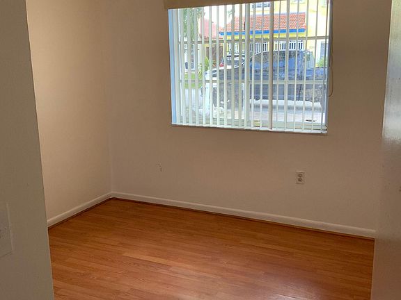 4th image of 9752 NW 122nd Ter