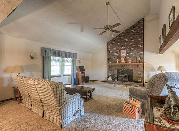 4th image of 4141 N 109th Ter