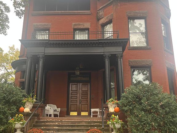 5th image of 302 Summit Ave APT D