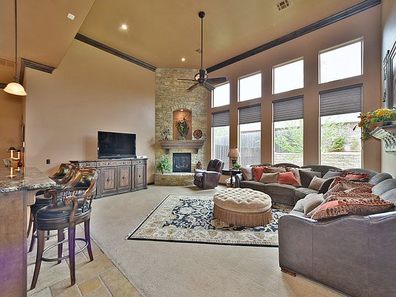 3rd image of 3103 Oakmount Dr