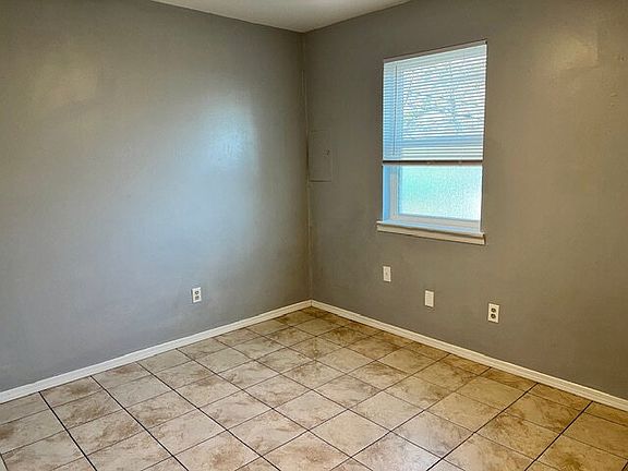 5th image of 502 Buena Vista Ave