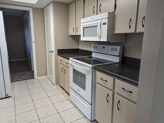 5th image of 883 Bartel Ln